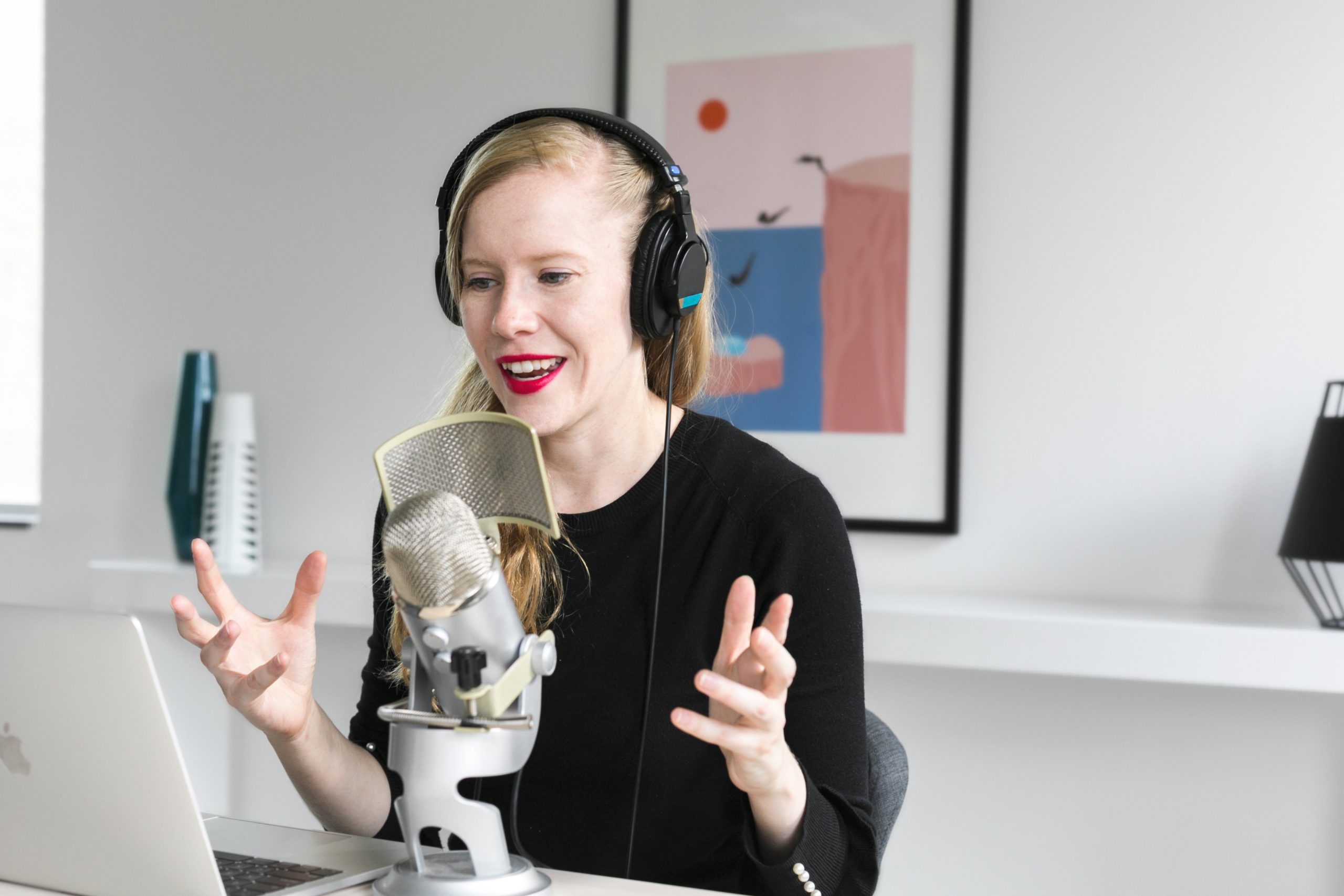 How to Interview Someone for an Article